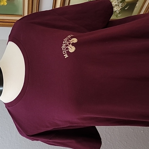 Moonshine Spirit Maroon tee Size XL by Brad Paisley guitar men's - Picture 2 of 11